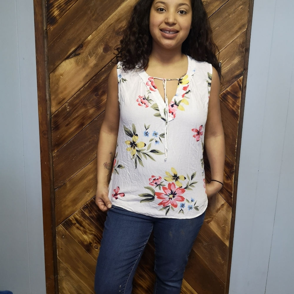 sleeveless top
